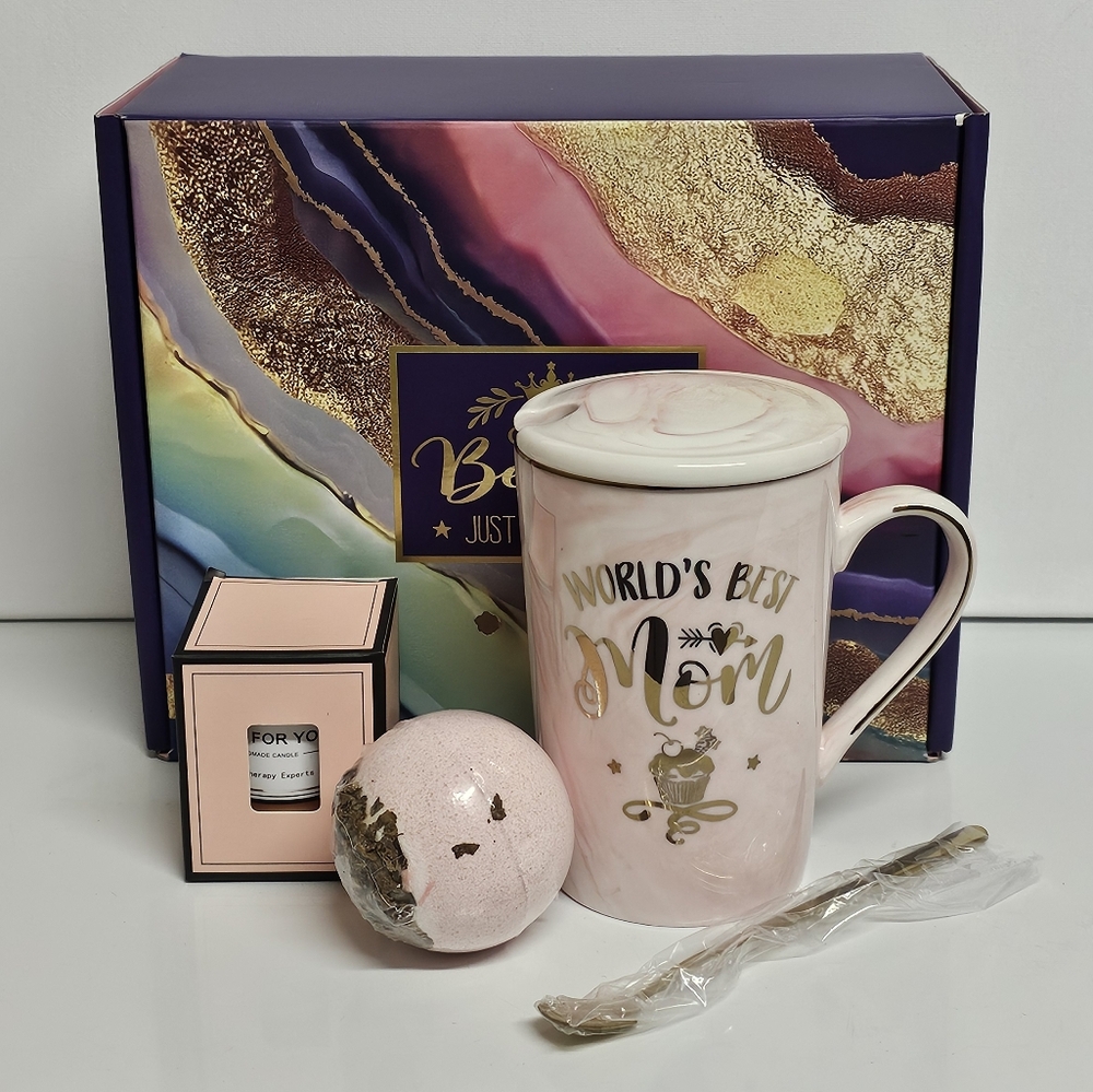 Gift Set for Mom – Mug with Lid, Stirrer, Candle & Bath Bomb – Mother's Day